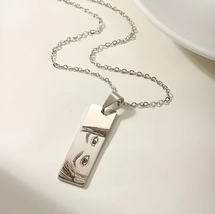 Customized Eyes Photo Necklace (Personalized Pendant)