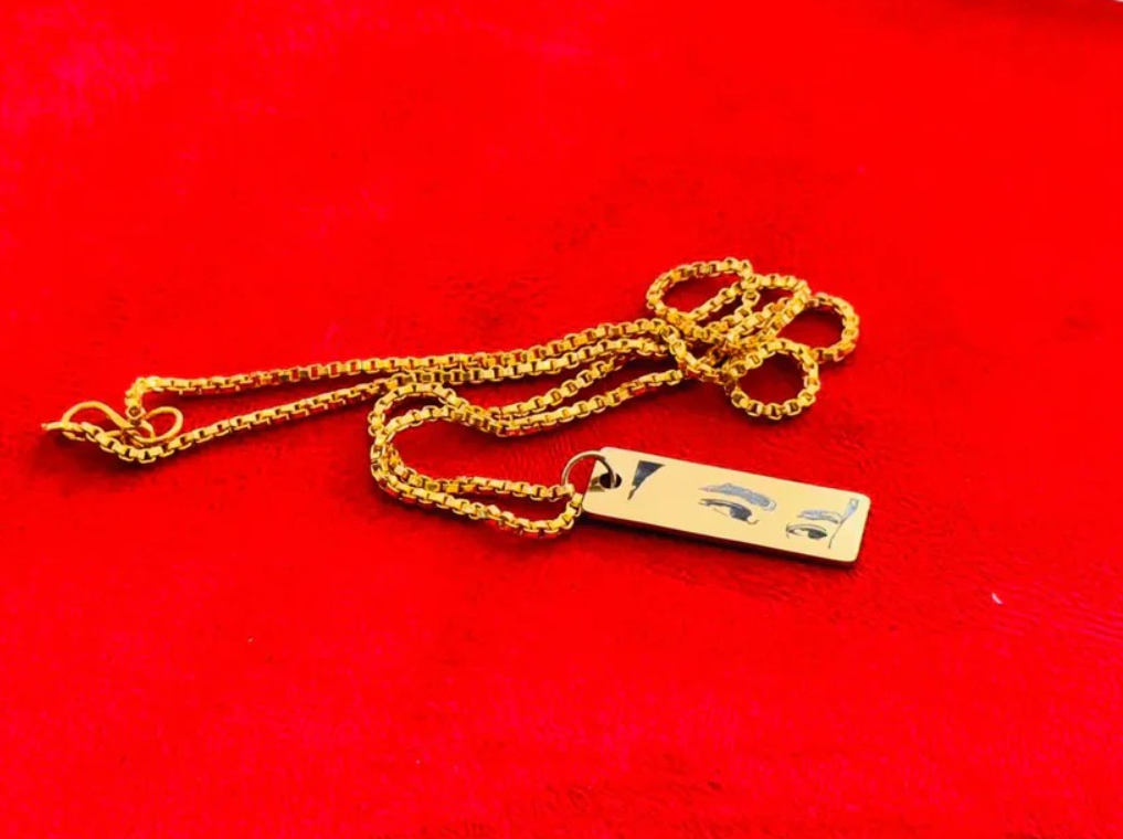 Customized Eyes Photo Necklace (Personalized Pendant)